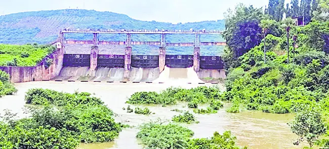 పంపా నీళ్లు వృథా