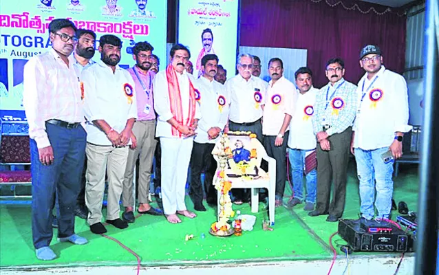 ఫొటోలతో జ్ఞాపకాలు పదిలం