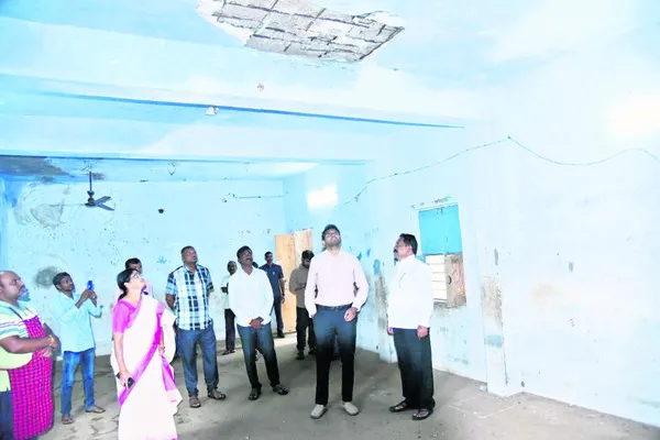విద్యార్థులకు ఇబ్బందులు లేకుండా చూడాలి 
