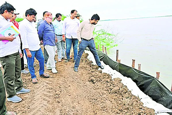 అనుక్షణం అప్రమత్తంగా  ఉండండి 