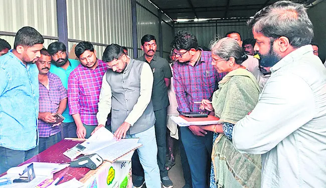 కొరత సృష్టిస్తే చర్యలు