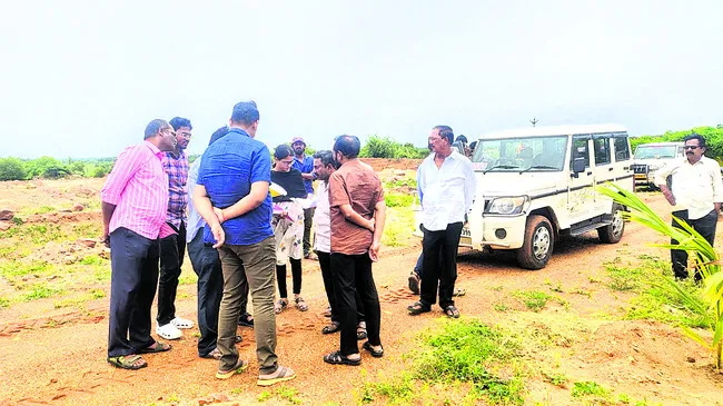 భూముల ఆక్రమణపై విజిలెన్స్