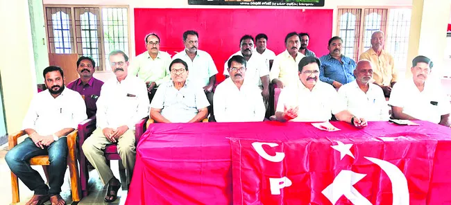 సంపదను దోచుకుంటున్న పాలకులు