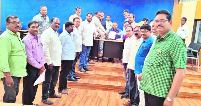 ‘ఆధార్‌ ఆధారిత హాజరు సరికాదు’ 