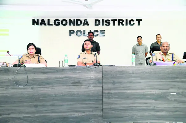 పెండింగ్‌ కేసులు క్లియర్‌ చేయాలి