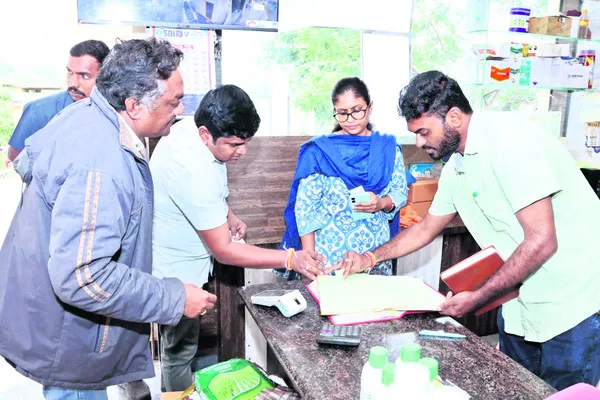జిల్లాలో ఎరువుల కొరత లేదు..