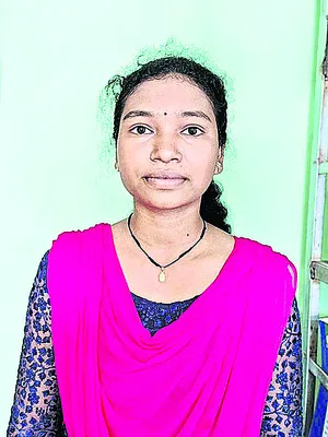 నీట్‌లో సత్తాచాటిన గిరిజన విద్యార్థిని 