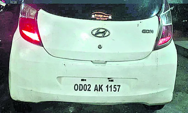 విదేశీ మద్యంతో ఇద్దరు అరెస్టు 