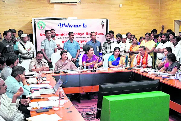 గిరిజన సంక్షేమానికి కృషి 