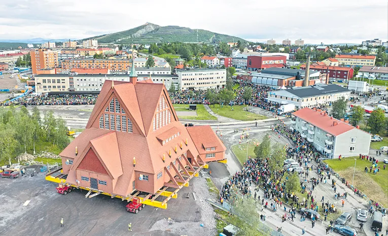 Swedish Arctic town to move iconic church