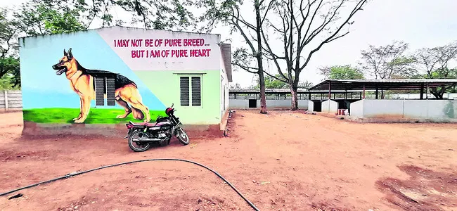 ఏబీసీ.. తాళం వేసి ఏడాది..