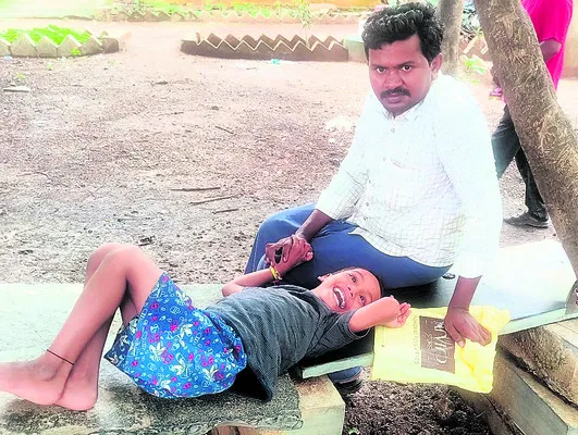 పుట్టుకతో దివ్యాంగుడికి వైకల్యమే లేదట..