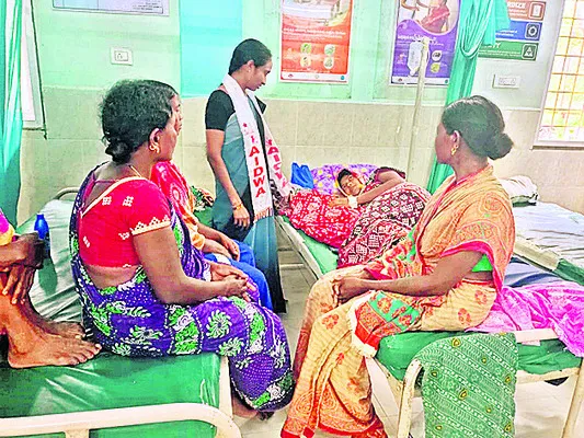 గిరిజనుల డోలీ మోతలు ఇంకెన్నాళ్లు?