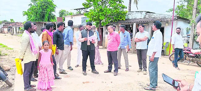 భూభారతి దరఖాస్తులు పరిష్కరించాలి