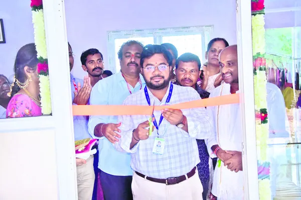 చేనేత ఉత్పత్తులను ఆదరిద్దాం