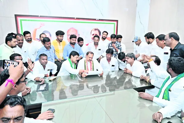 స్థానికంలో క్లీన్ స్వీప్ చేయాలి