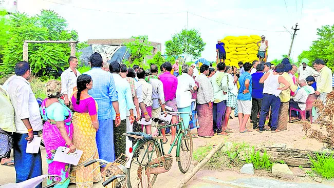● యూరియా కష్టాలు! 