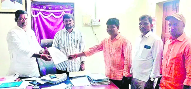 డబ్బు తీసుకుని విరాసత్‌ చేయించలేదు 