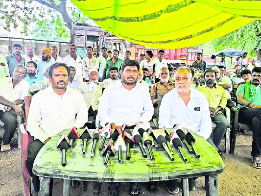 రూ.42 లక్షలకు లెక్కలు చూపించడం లేదు