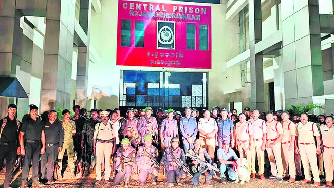 సెంట్రల్ జైలులో ఆక్టోపస్ మాక్ డ్రిల్