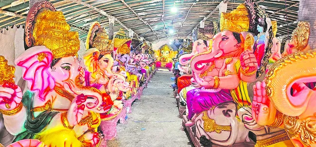 ● గణపూజకు సిద్ధం