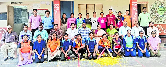 సాఫ్ట్‌బాల్‌ బాలికల జిల్లా జట్టు ఎంపిక 