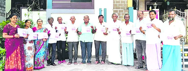 చేనేత పరిశ్రమను నిర్వీర్యం చేస్తున్న ప్రభుత్వాలు