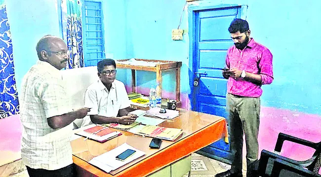 నిధుల గోల్‌మాల్‌పై డీఎల్‌పీఓ విచారణ 