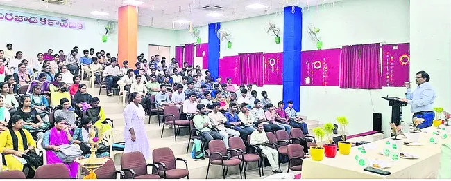 సమాజాభివృద్ధికి ఇంజినీరింగ్‌ విద్య కీలకం 