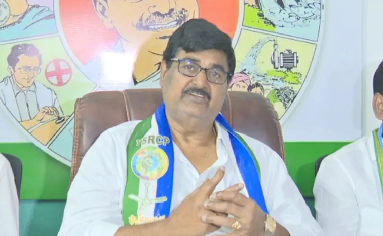అవినీతి చేయడంలో..మంత్రులకు చంద్రబాబే ‘ఇన్స్పిరేషన్‌’ 