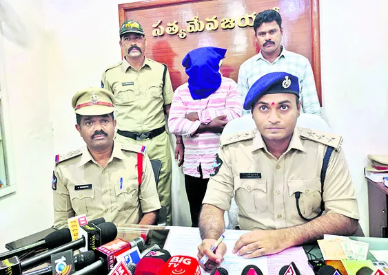 దంపతులపై దాడి కేసులో వడ్డీ వ్యాపారి అరెస్ట్