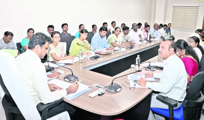 ప్రజలకు మెరుగైన వైద్యం అందించాలి