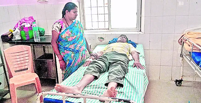 భూ వివాదం.. తండ్రీ తనయులపై దాడి