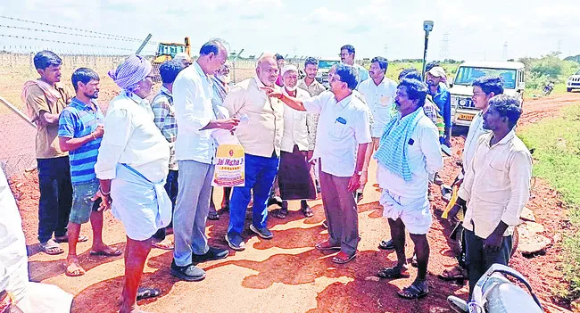 సాగు భూముల్లో సోలార్ పనులు ఎలా చేస్తారు