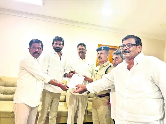 పాలనను గాలికొదిలి.. కక్షసాధింపులకే పరిమితం