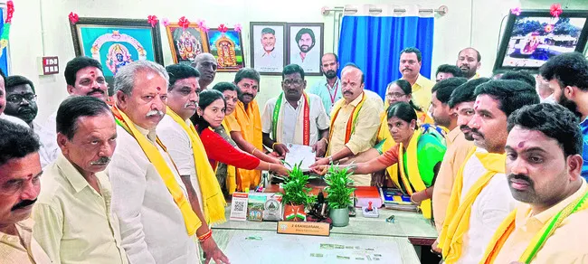 పాలక మండలి పదవులకు 57 దరఖాస్తులు