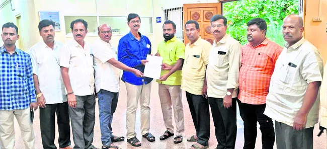 విగ్రహాల ఏర్పాటుకు అనుమతి తప్పనిసరి