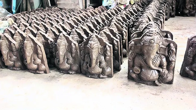 మట్టి గణపతే.. మహా గణపతి