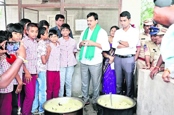 రెండు కళ్లలా సంక్షేమం, అభివృద్ధి