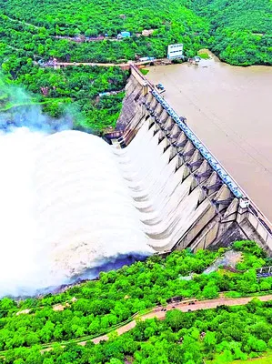 సాగర్ వైపు కృష్ణమ్మ పరుగులు