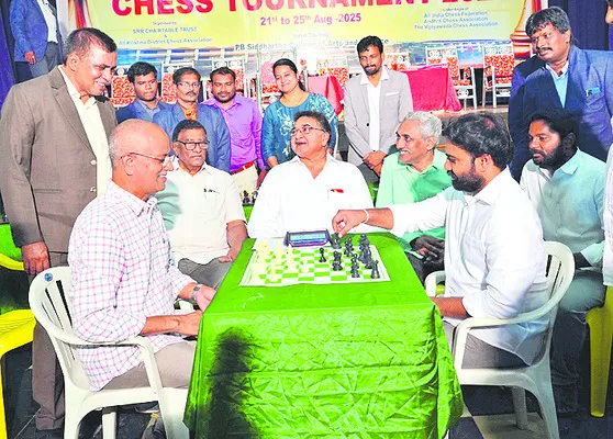 శాప్ చైర్మన్ రవినాయుడు