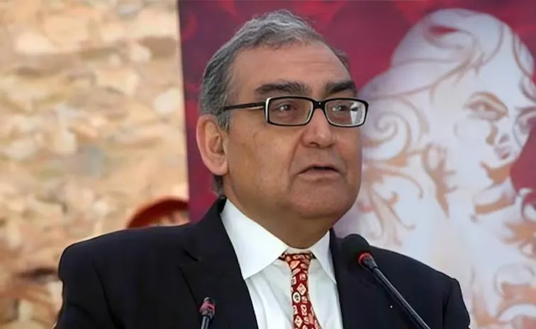 Ex-SC judge Katju advice to woman lawyer is problematic