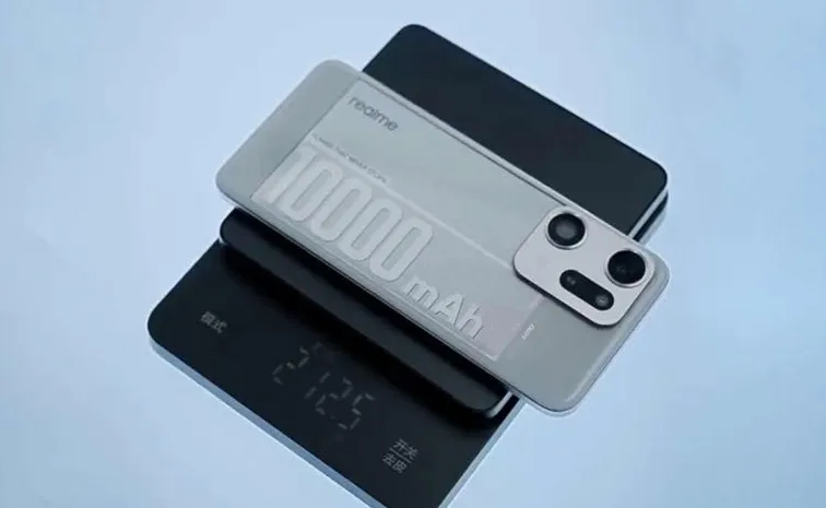 New Realme Smartphone With Massive 10000mAh Battery 320W Fast Charging To Launch On Aug 27