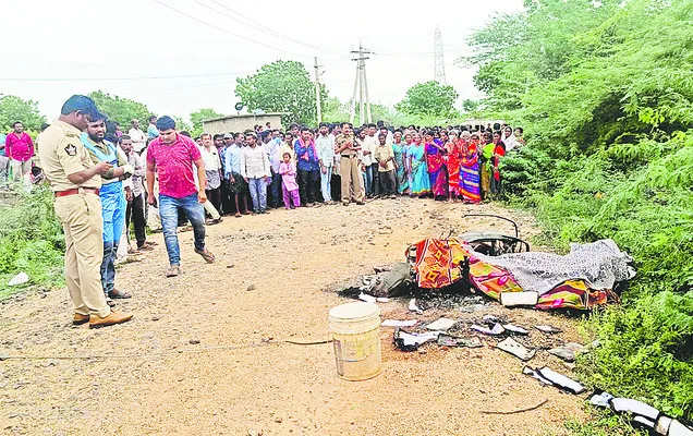 అమ్మానాన్నకు తెలియకుండా.. పోలీసులకు చిక్కకుండా..!