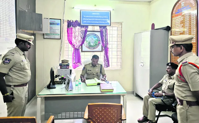 సైబర్ నేరగాళ్లతో జాగ్రత్త