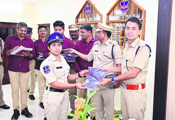 సైబర్ నేరాలపై అప్రమత్తంగా ఉండాలి