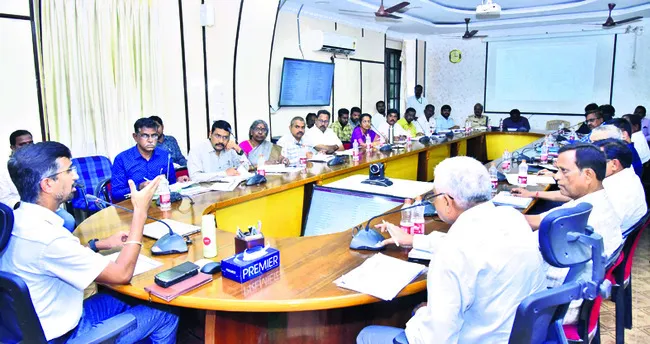 పరిశ్రమల ఏర్పాటుకు ముందుకు రావాలి