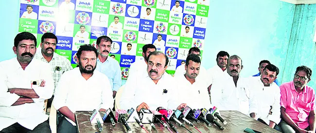 హరికృష్ణ సతీమణిని అవమానిస్తే చర్యలుండవా?