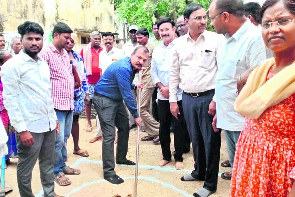 ప్రతి ఇంట్లో ఇంకుడు గుంత తప్పనిసరి