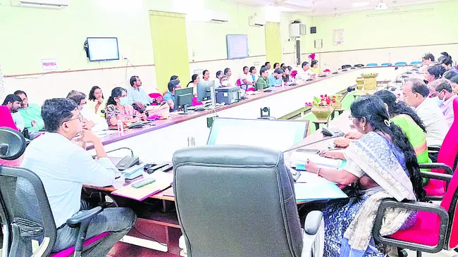 ‘మాతా శిశు మరణాలు తగ్గించాలి’